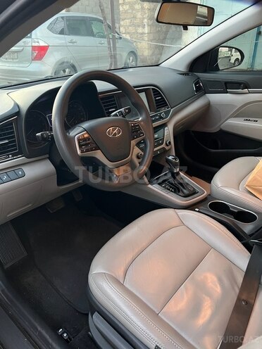 Hyundai Elantra 2018, 124,000 km - 2.0 l - Bakı