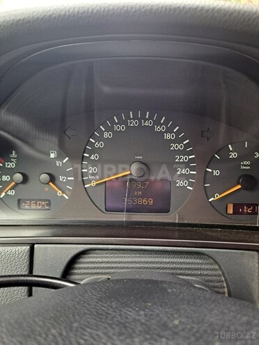 Mercedes E 220 d 2000, 363,880 km - 2.2 l - Bakı