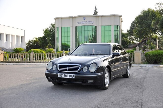 Mercedes E 220 d 2001, 300,500 km - 2.2 л - Bakı