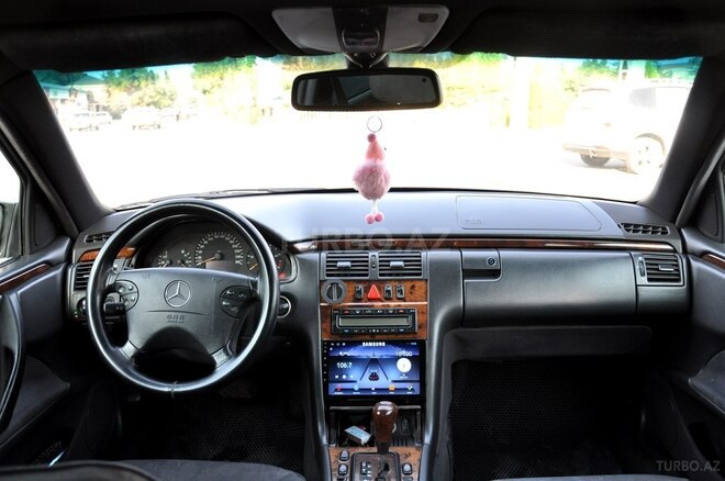 Mercedes E 220 d 2001, 300,500 km - 2.2 л - Bakı