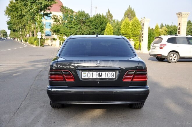 Mercedes E 220 d 2001, 300,500 km - 2.2 л - Bakı