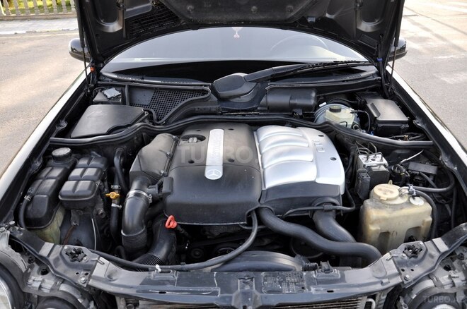Mercedes E 220 d 2001, 300,500 km - 2.2 л - Bakı
