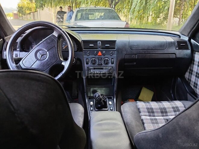 Mercedes C 230 1996, 358,000 km - 2.3 л - Qazax
