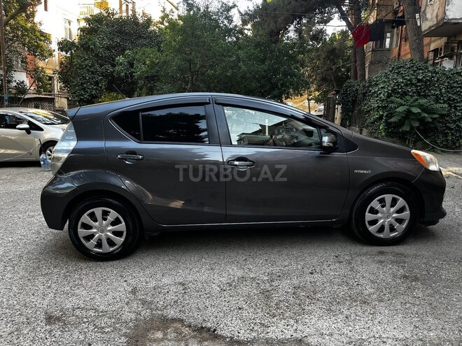 Toyota Prius C 2012, 208,000 km - 1.5 l - Bakı