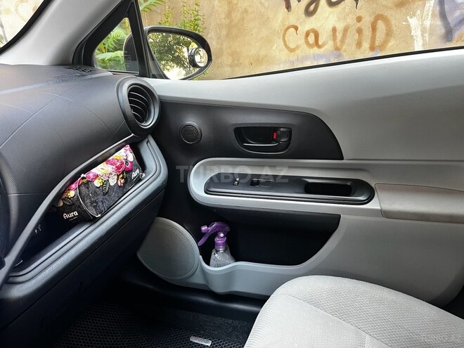 Toyota Prius C 2012, 208,000 km - 1.5 l - Bakı
