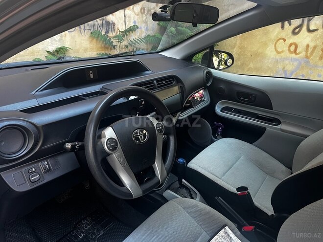 Toyota Prius C 2012, 208,000 km - 1.5 l - Bakı