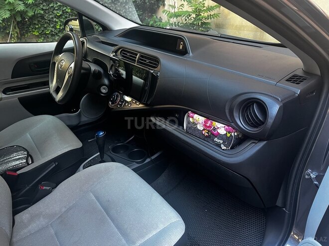 Toyota Prius C 2012, 208,000 km - 1.5 l - Bakı
