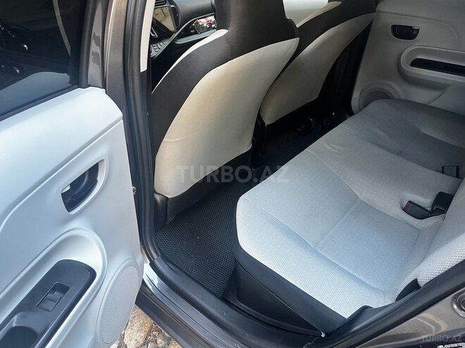 Toyota Prius C 2012, 208,000 km - 1.5 l - Bakı