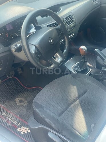 Renault Laguna-8