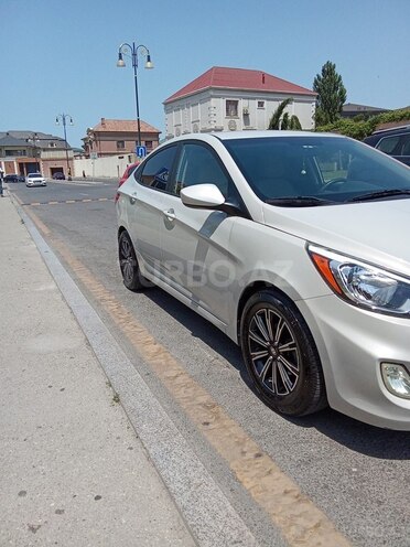 Hyundai Accent 2016, 318,650 km - 1.6 l - Bakı