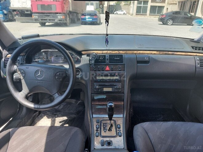 Mercedes E 220 d 2001, 337,420 km - 2.2 l - Bakı