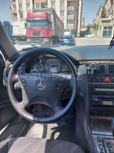 Mercedes E 220 d 2001, 337,420 km - 2.2 l - Bakı
