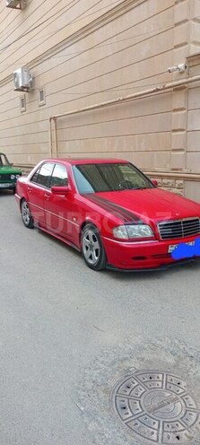 Mercedes C 220 d-3