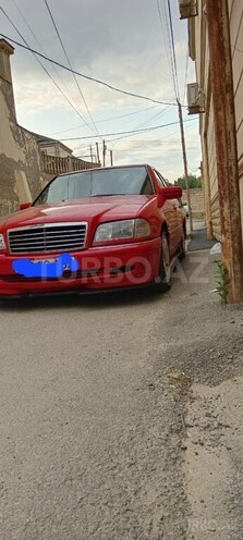 Mercedes C 220 d-4