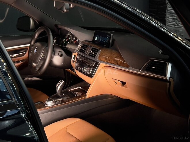 BMW 330-8