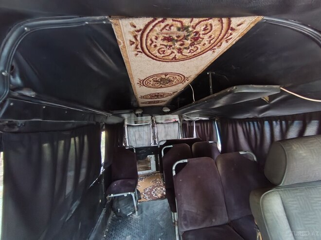 Mercedes 208 D 1993, 266,008 km - 2.3 л - Biləsuvar