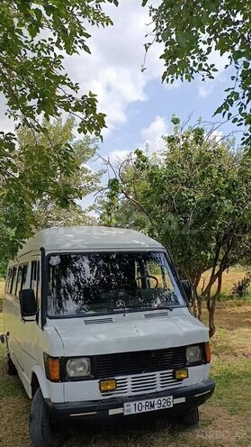 Mercedes 208 D 1993, 266,008 km - 2.3 л - Biləsuvar