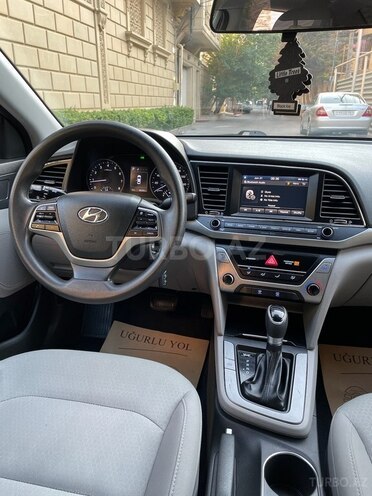 Hyundai Elantra 2017, 80,000 km - 2.0 l - Bakı