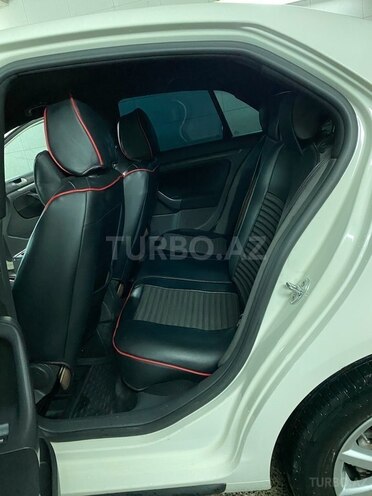 Volkswagen Jetta-9