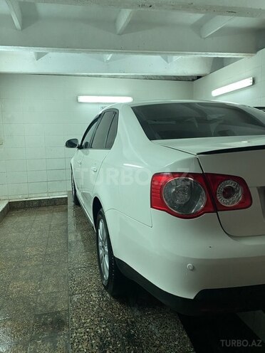 Volkswagen Jetta-5
