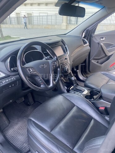 Hyundai Santa Fe-12