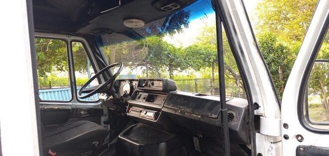 Mercedes 208 D 1993, 266,008 km - 2.3 л - Biləsuvar