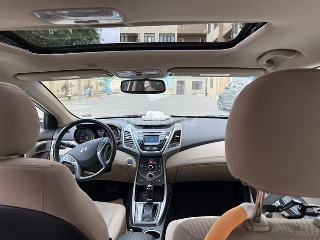 Hyundai Elantra 2015, 165,601 km - 1.8 l - Bakı