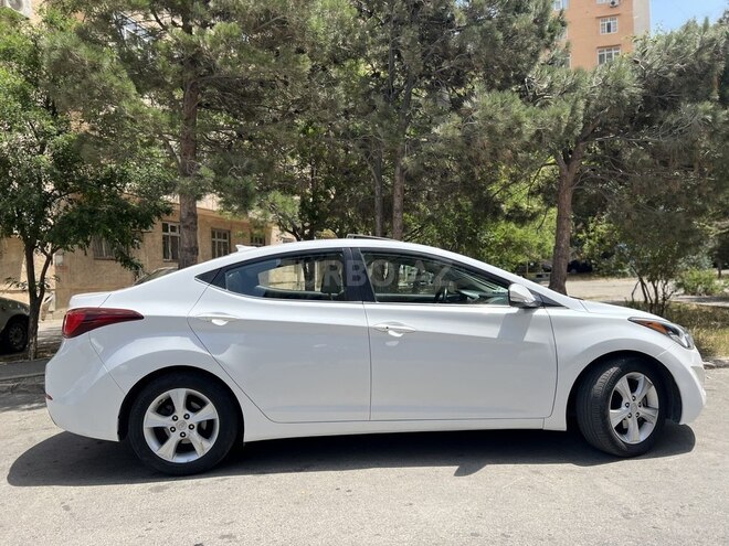 Hyundai Elantra 2015, 165,601 km - 1.8 l - Bakı