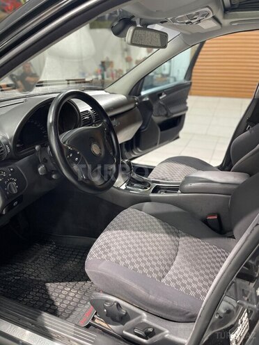 Mercedes C 240-13