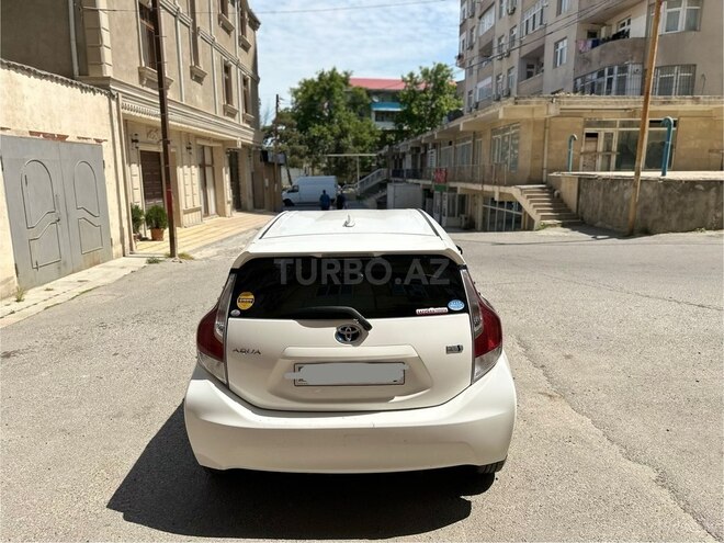 Toyota Aqua 2016, 170,000 km - 1.5 l - Bakı
