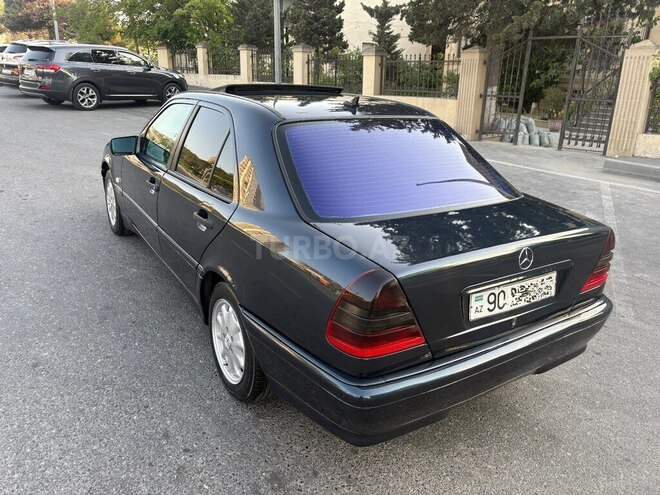 Mercedes C 220 d-7
