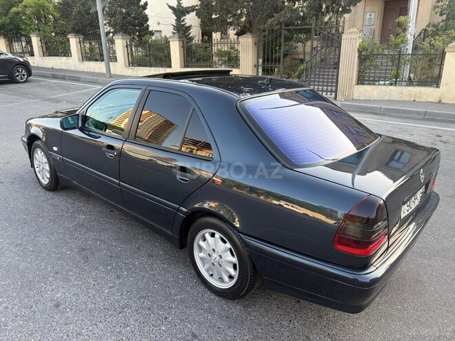 Mercedes C 220 d-5