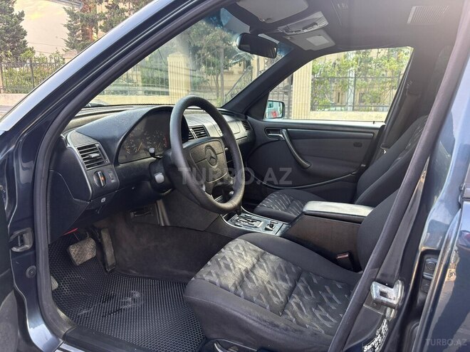 Mercedes C 220 d-11