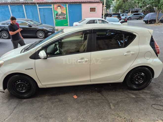 Toyota Aqua 2015, 84,000 km - 1.5 l - Bakı