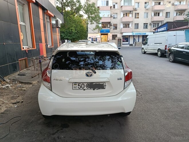 Toyota Aqua 2015, 84,000 km - 1.5 l - Bakı