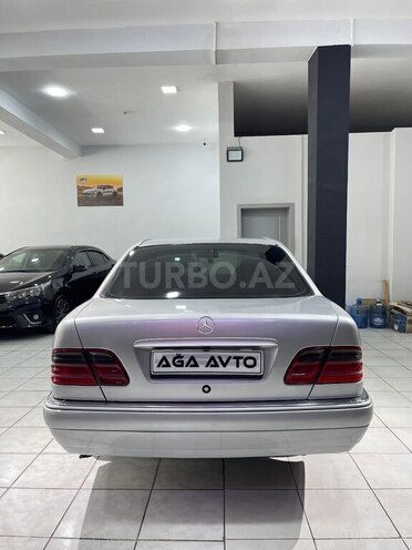 Mercedes E 200-6