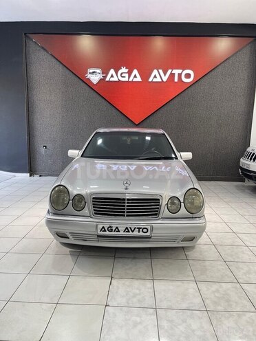Mercedes E 200-3