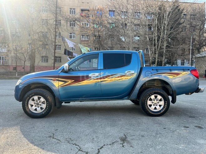 Mitsubishi L200 2009, 465,258 km - 2.0 l - Mingəçevir