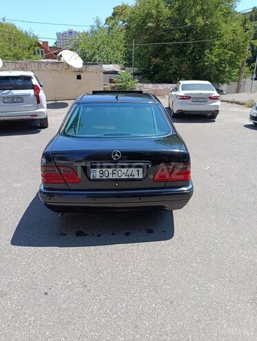 Mercedes E 240 1998, 275,000 km - 2.4 l - Bakı