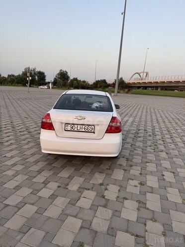 Chevrolet Aveo-3