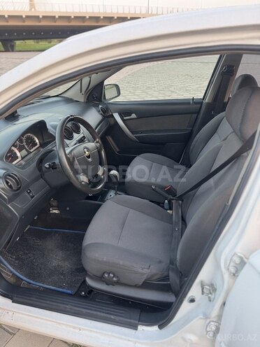 Chevrolet Aveo-5