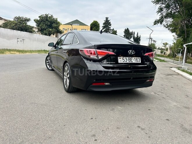 Hyundai Sonata-4