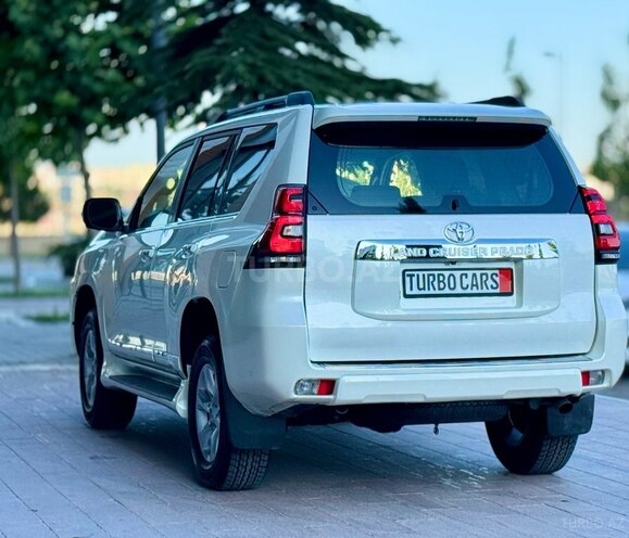 Toyota Land Cruiser Prado-8