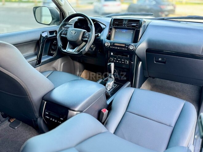 Toyota Land Cruiser Prado-18