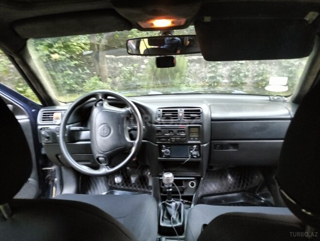 Opel Vectra 1994, 155,555 km - 2.0 l - Qax