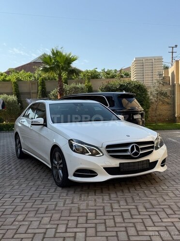 Mercedes E 220 d-3