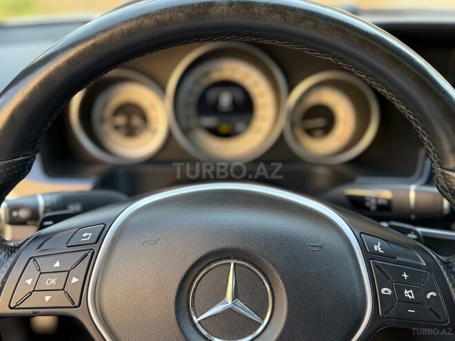 Mercedes E 220 d-9