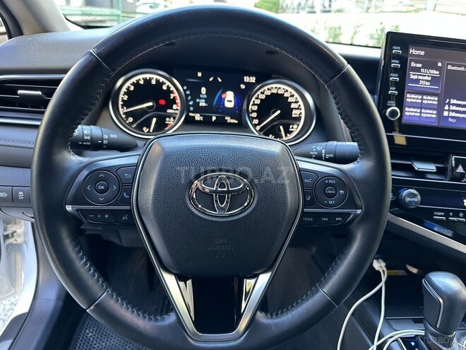 Toyota Camry-11