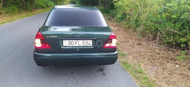 Mercedes C 220 1995, 486,301 km - 2.2 л - Zaqatala