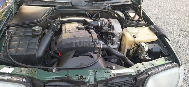 Mercedes C 220 1995, 486,301 km - 2.2 л - Zaqatala